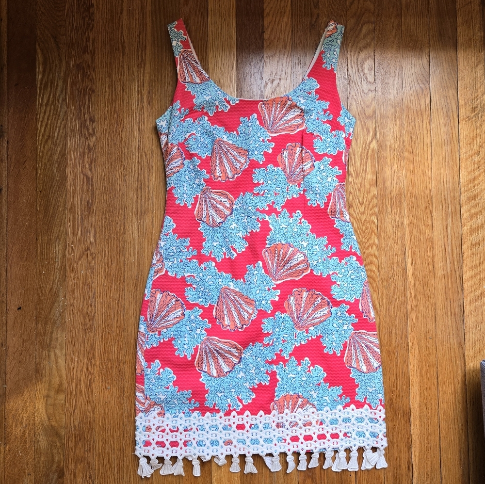 Lilly Pulitzer Shift Dress , Rare Coralina print. Excellent Condition Size 4